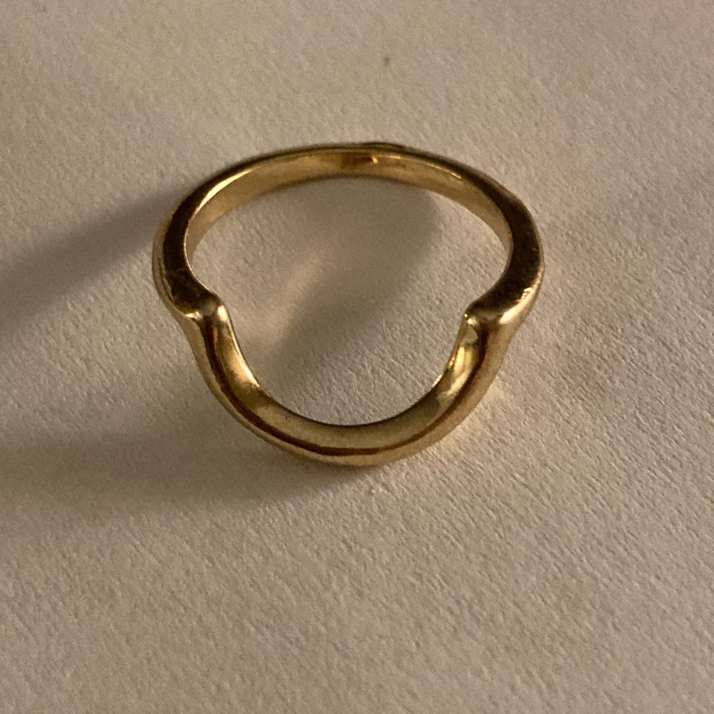 Small gold ring, unique design